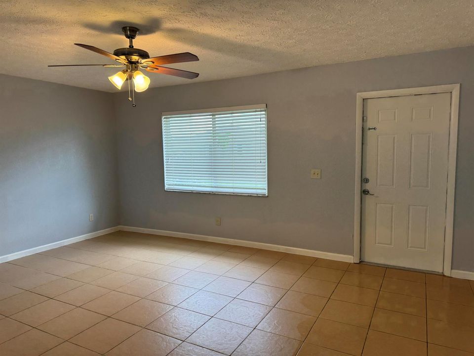 3b living room 2
