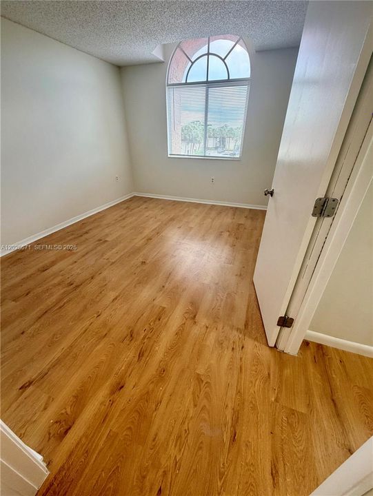 For Rent: $2,100 (2 beds, 2 baths, 980 Square Feet)