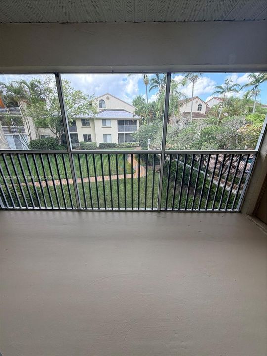 For Rent: $2,100 (2 beds, 2 baths, 980 Square Feet)