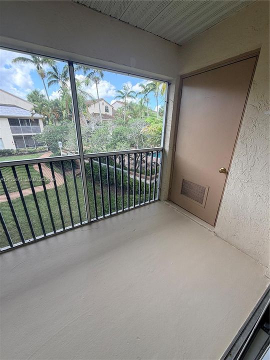 For Rent: $2,100 (2 beds, 2 baths, 980 Square Feet)