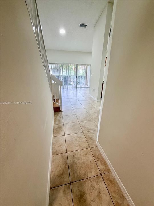 For Rent: $2,100 (2 beds, 2 baths, 980 Square Feet)