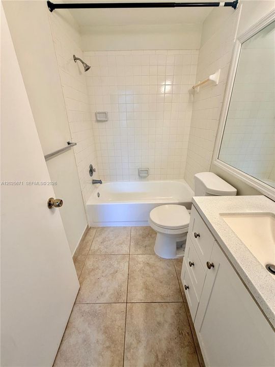 For Rent: $2,100 (2 beds, 2 baths, 980 Square Feet)