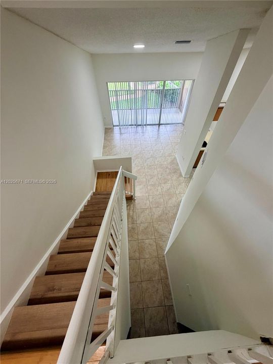 For Rent: $2,100 (2 beds, 2 baths, 980 Square Feet)