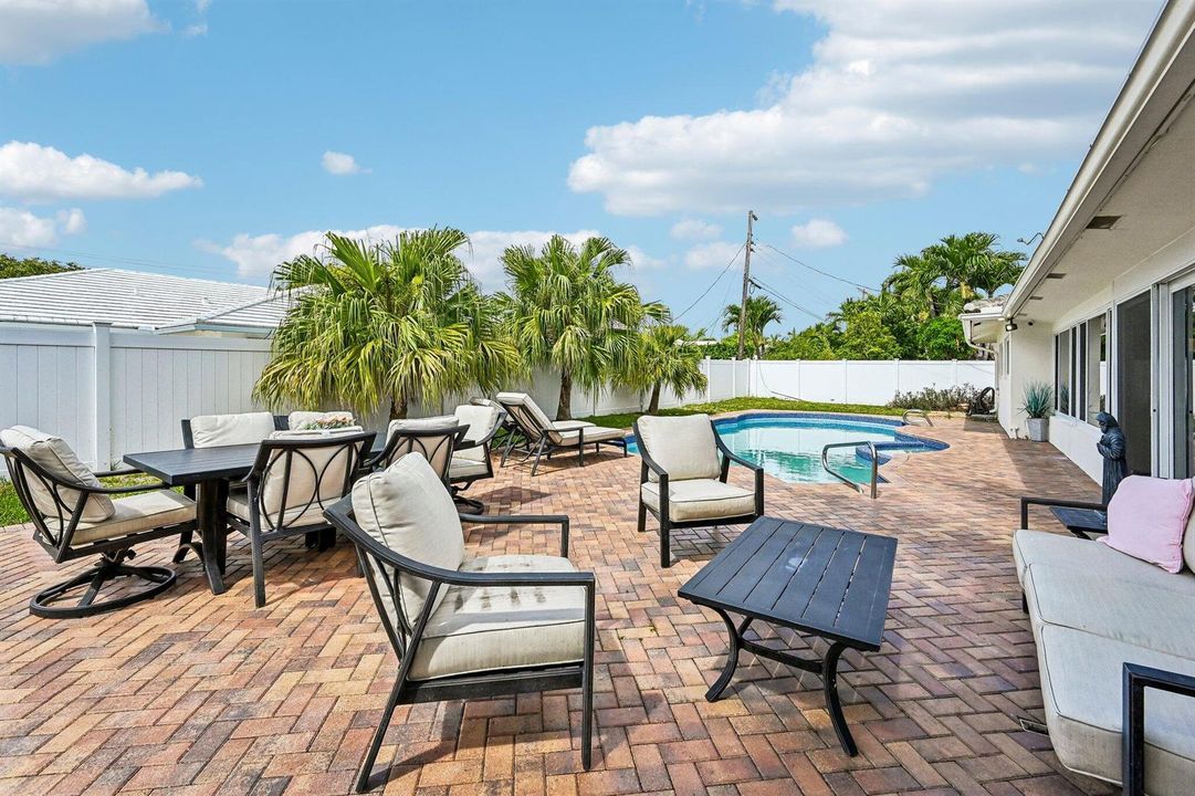 32-web-or-mls-NE 39th Ct-S2205-031
