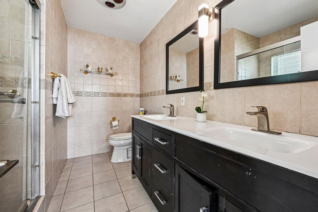 20-web-or-mls-NE 39th Ct-S2205-019