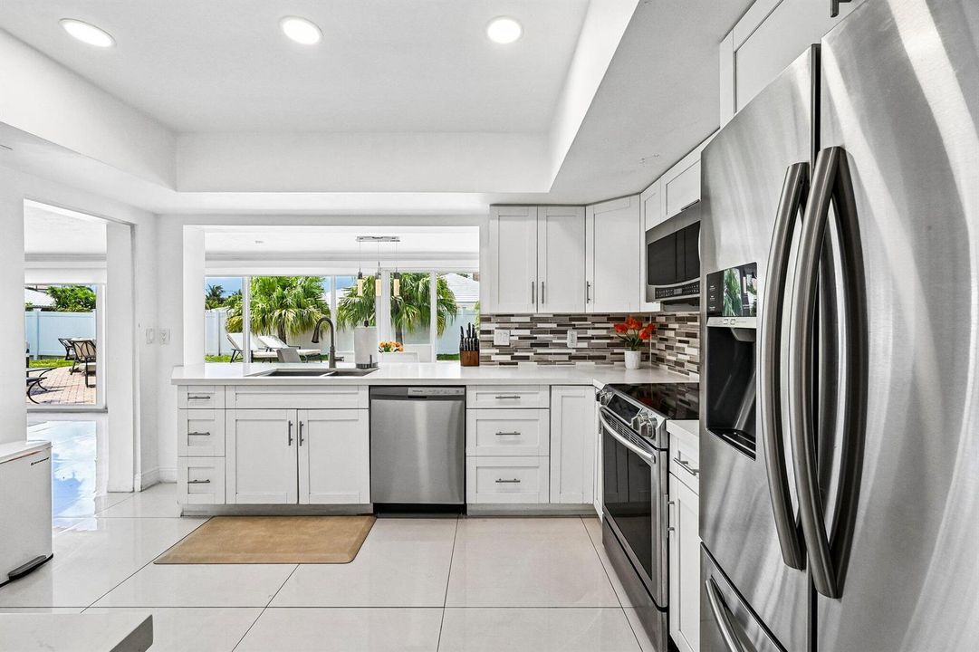 10-web-or-mls-NE 39th Ct-S2205-009