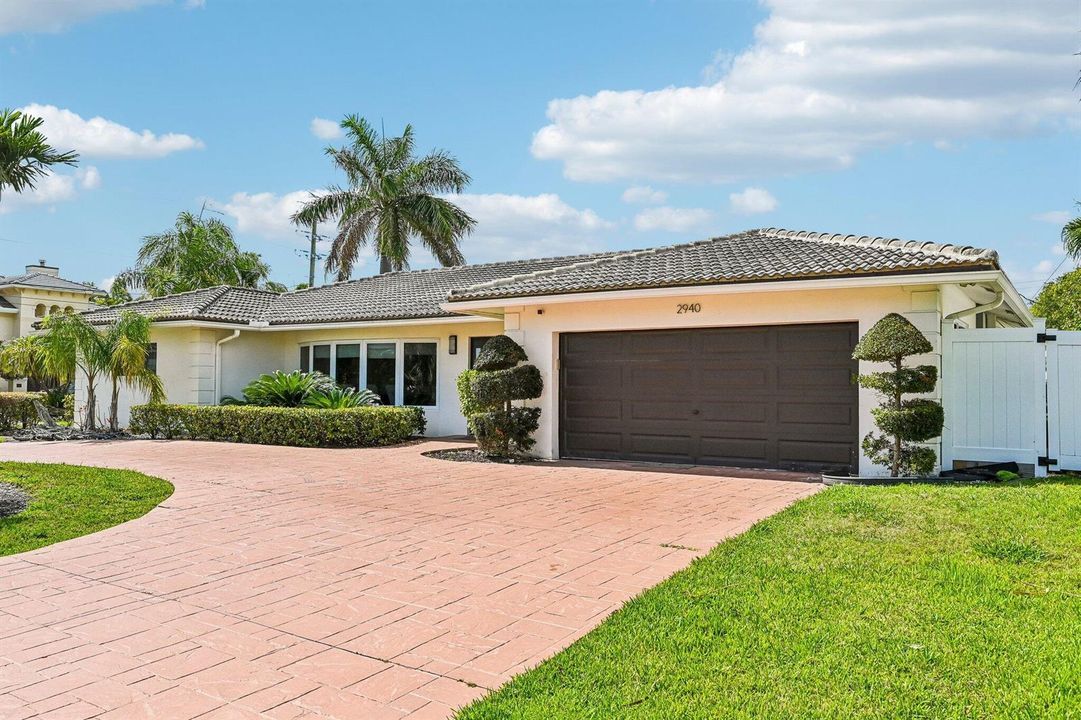 37-web-or-mls-NE 39th Ct-S2205-002