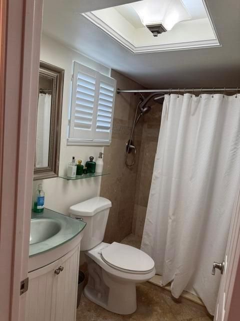 Suite Upstairs Bathroom 2