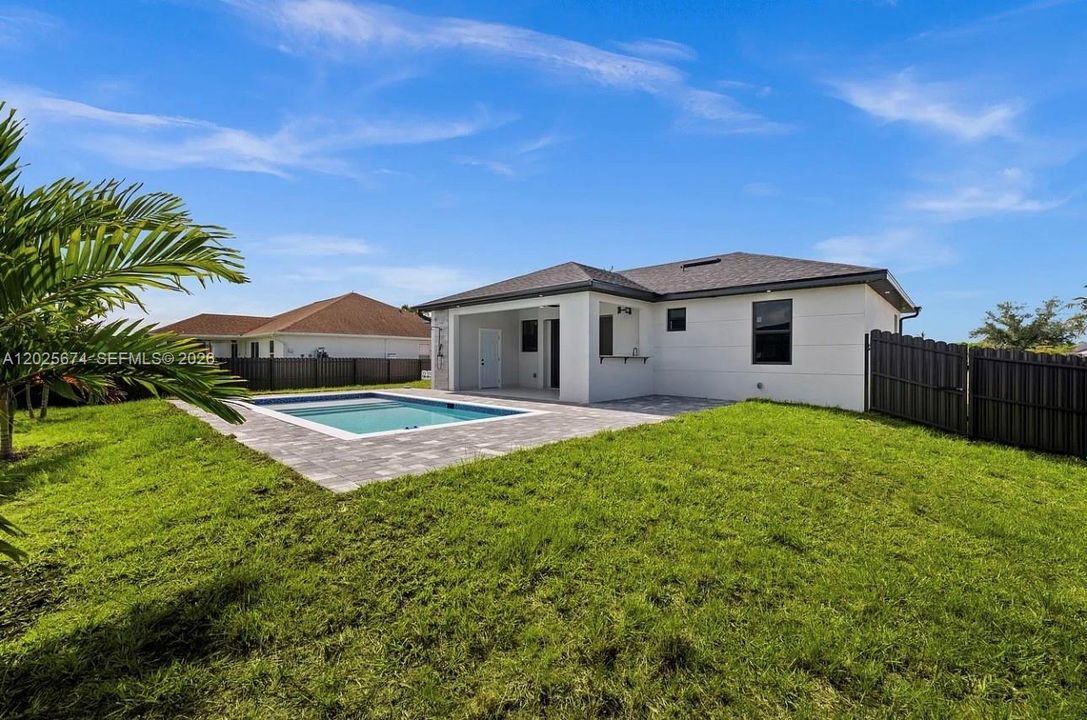 На продажу: $449,900 (3 спален, 2 ванн, 1410 Квадратных фут)