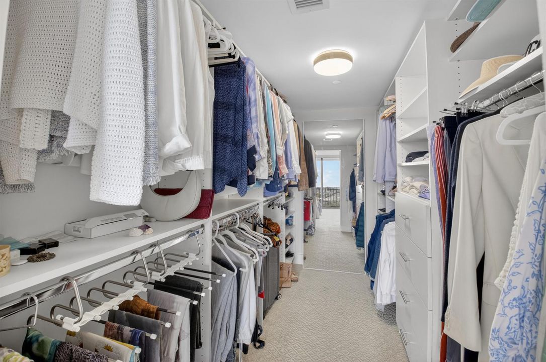 Walk in closet