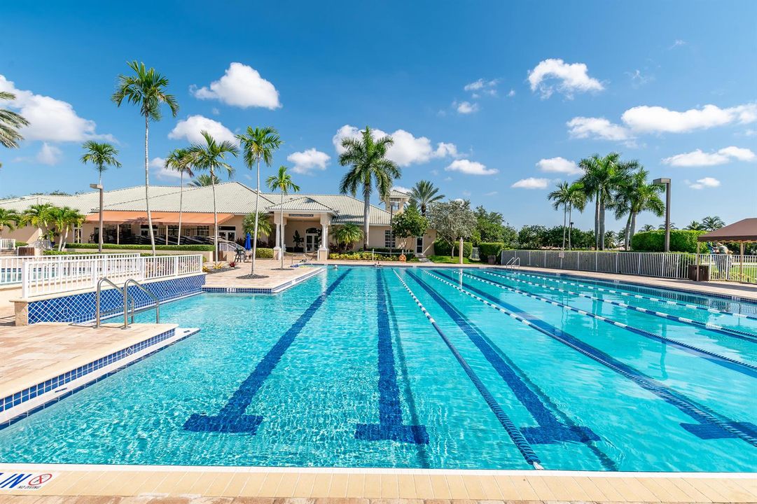 Savanna Club House