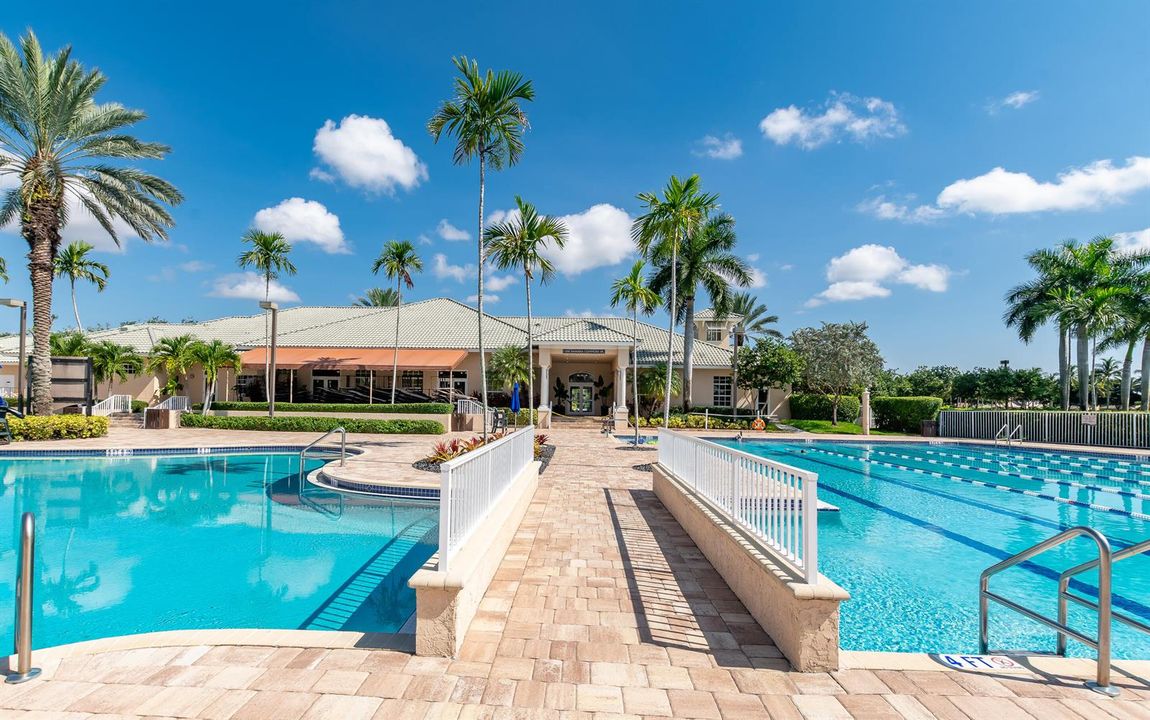 Savanna Club House