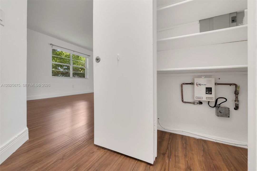 Tankless water heater