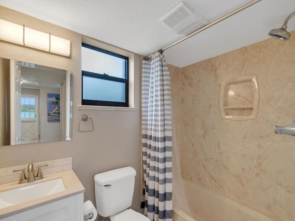 3206 S Lakeview Cr Second Bathroom