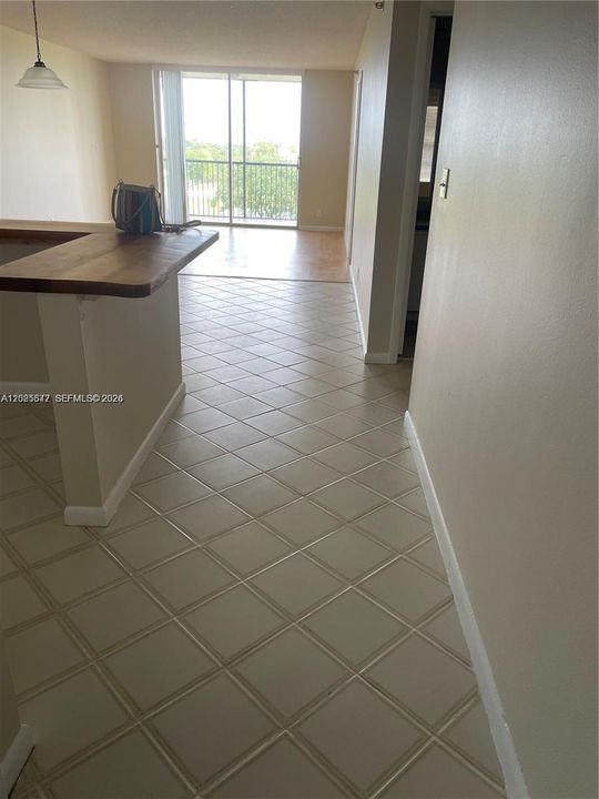 В аренду: $2,200 (2 спален, 2 ванн, 1070 Квадратных фут)