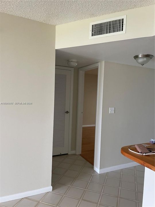 В аренду: $2,200 (2 спален, 2 ванн, 1070 Квадратных фут)
