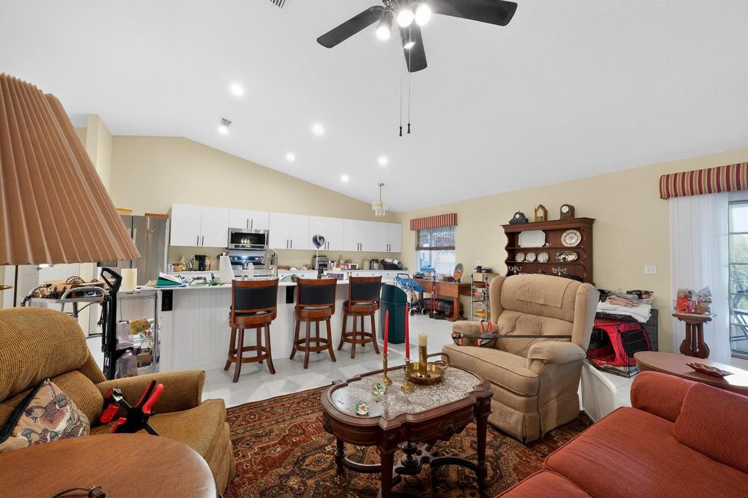 20_1634_Laconia_St-Living_room-0052