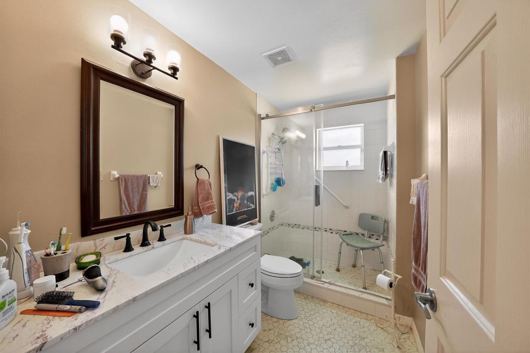 41_1634_Laconia_St-Bathroom-0339