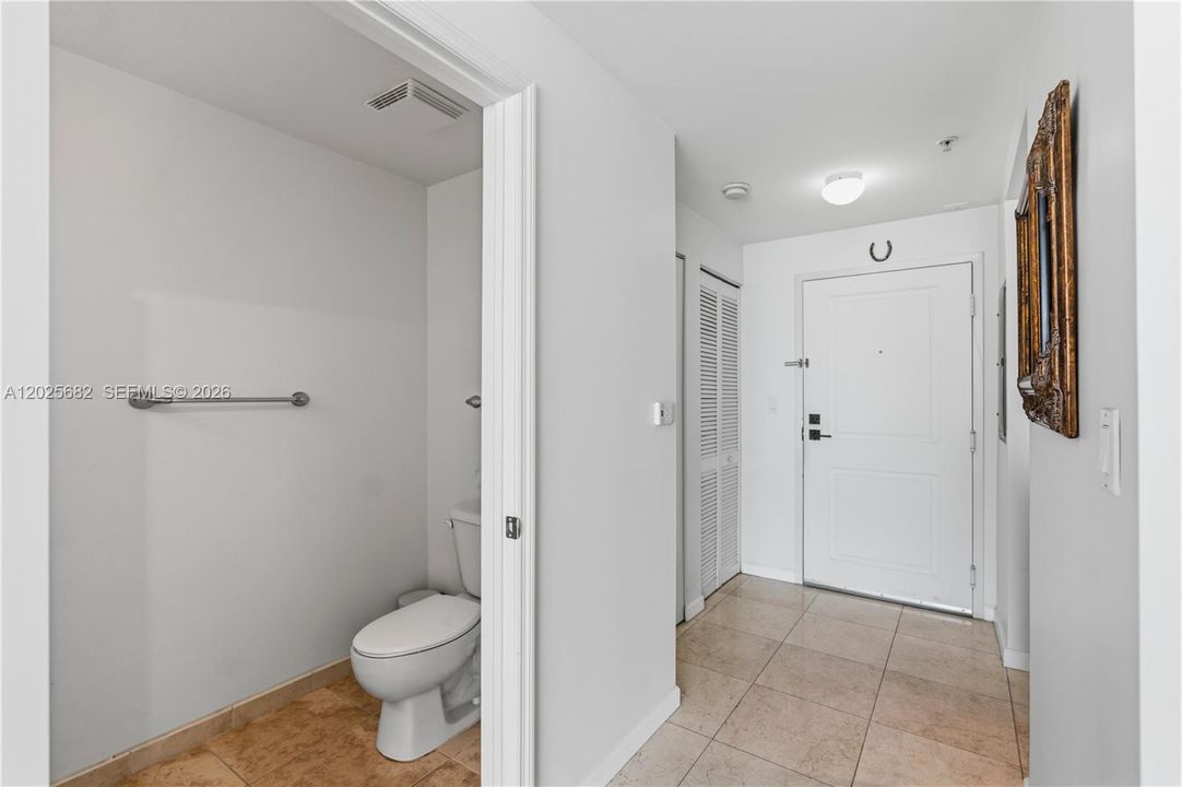 For Sale: $379,000 (1 beds, 1 baths, 900 Square Feet)