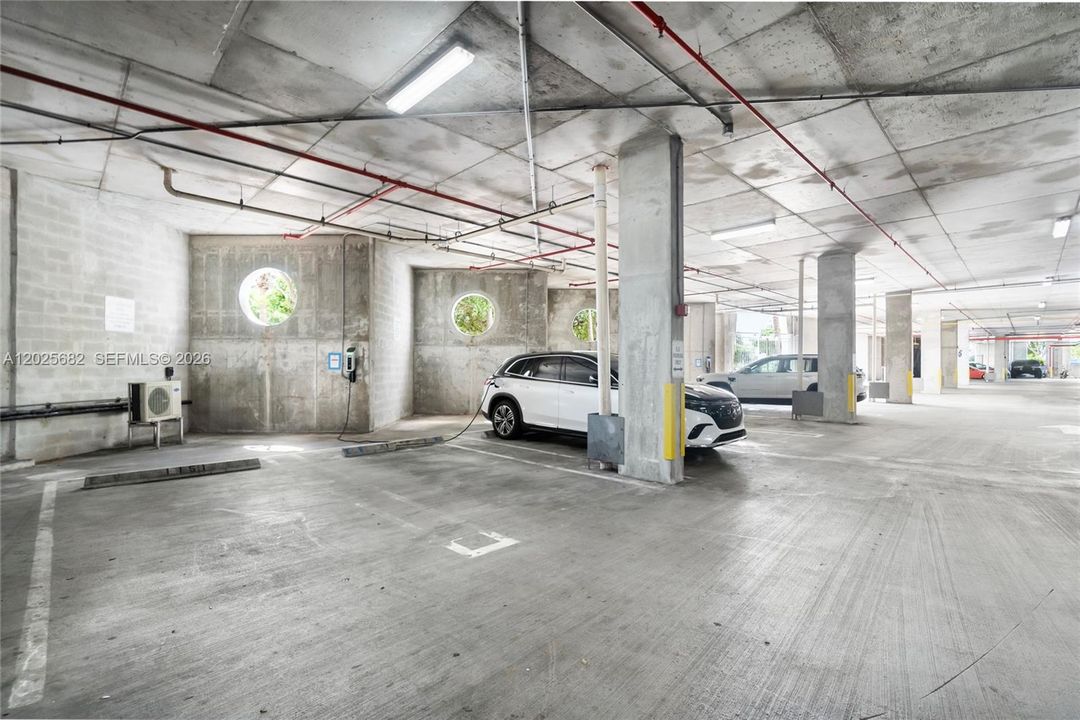 For Sale: $379,000 (1 beds, 1 baths, 900 Square Feet)
