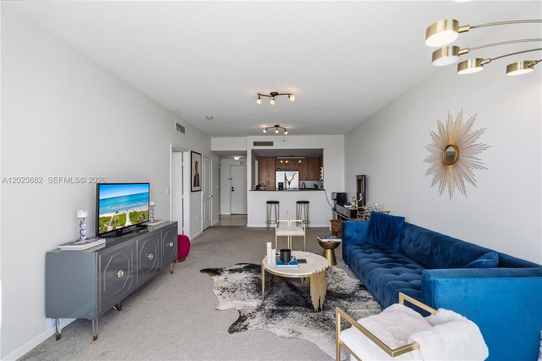 For Sale: $379,000 (1 beds, 1 baths, 900 Square Feet)