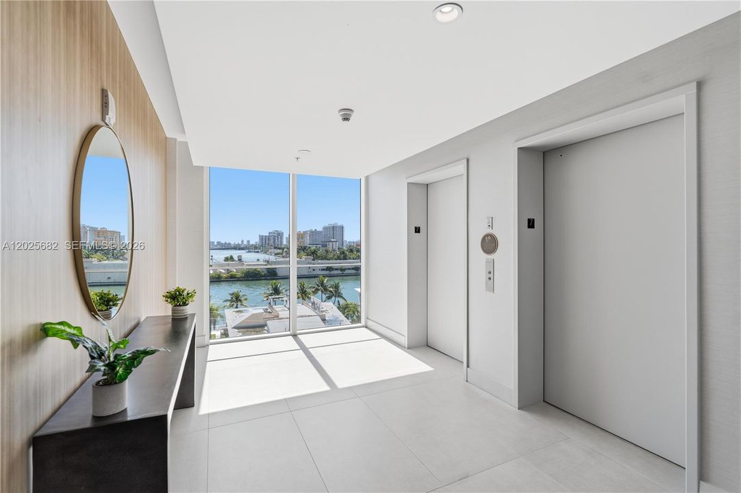 For Sale: $379,000 (1 beds, 1 baths, 900 Square Feet)
