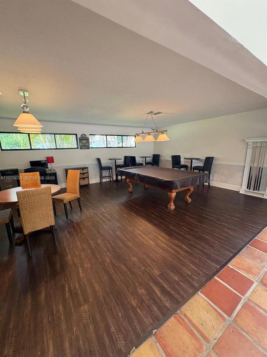 For Sale: $334,900 (2 beds, 1 baths, 1054 Square Feet)