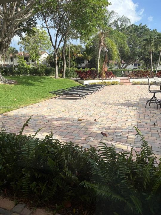 For Sale: $334,900 (2 beds, 1 baths, 1054 Square Feet)