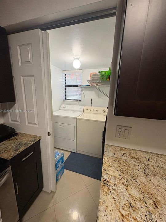 For Sale: $334,900 (2 beds, 1 baths, 1054 Square Feet)