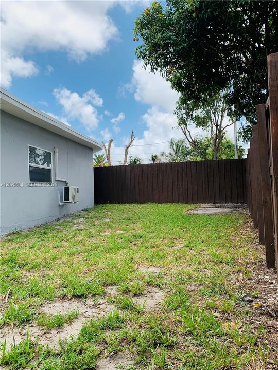 For Rent: $2,249 (1 beds, 1 baths, 724 Square Feet)