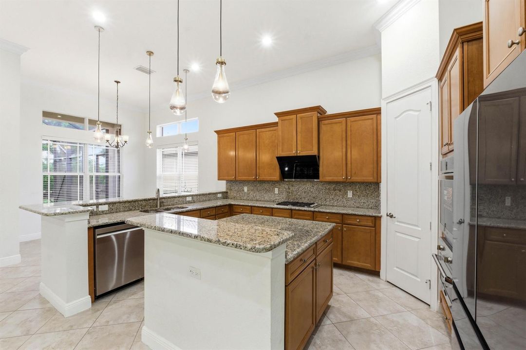 9871 Lakeview Ln_017