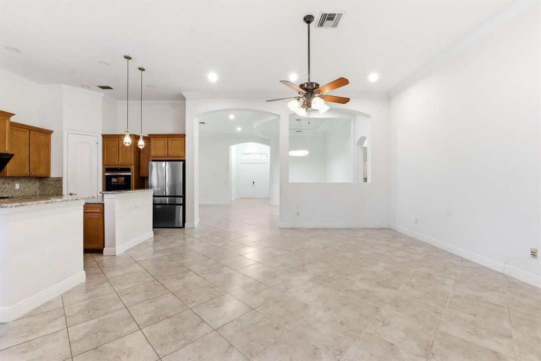 9871 Lakeview Ln_011