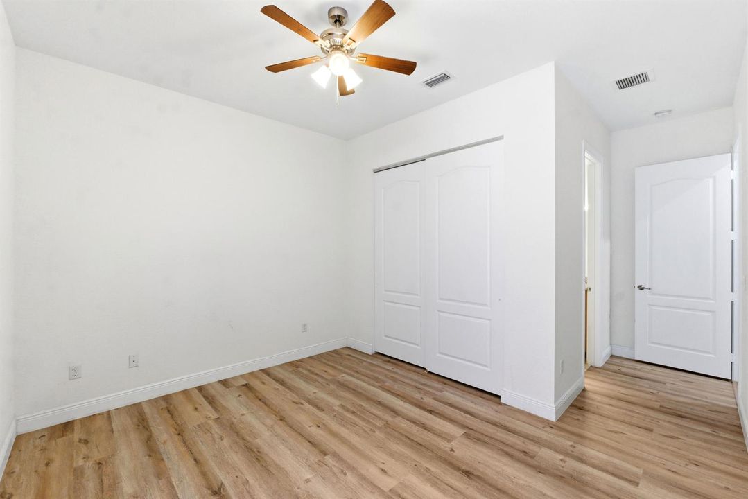 9871 Lakeview Ln_035
