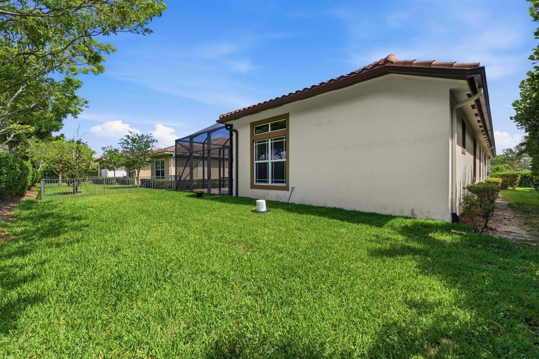 9871 Lakeview Ln_009