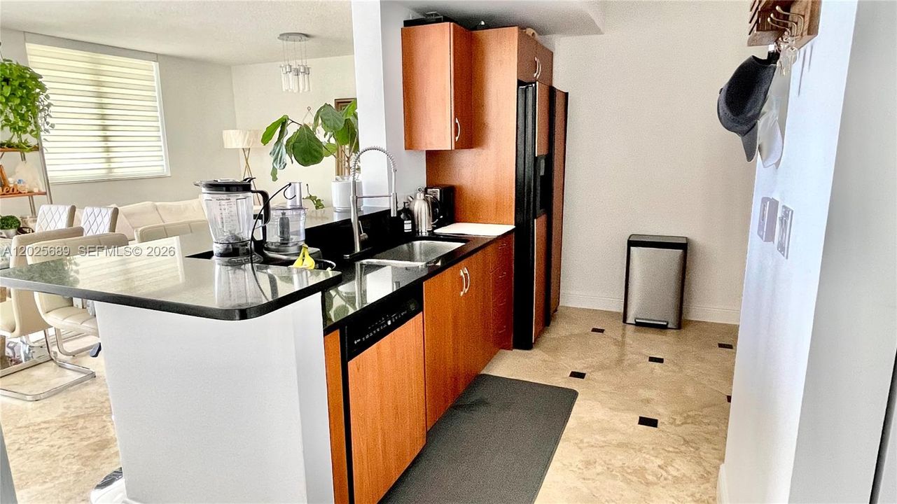 For Rent: $4,000 (3 beds, 2 baths, 1412 Square Feet)