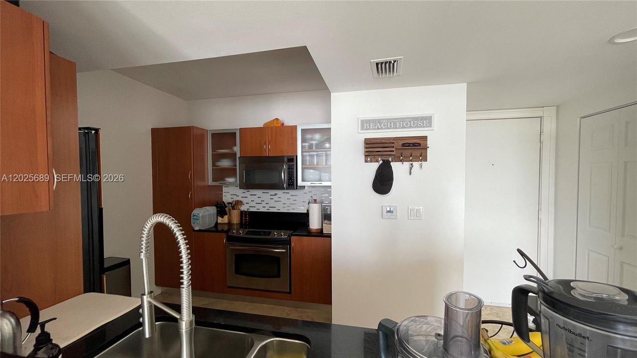 For Rent: $4,000 (3 beds, 2 baths, 1412 Square Feet)