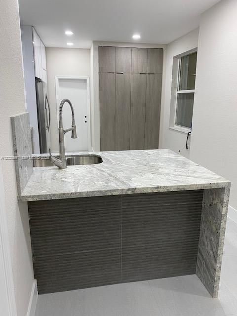 В аренду: $4,200 (4 спален, 2 ванн, 1851 Квадратных фут)