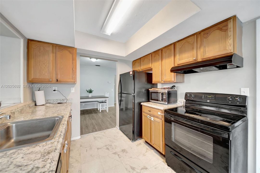 For Sale: $425,000 (2 beds, 2 baths, 1506 Square Feet)