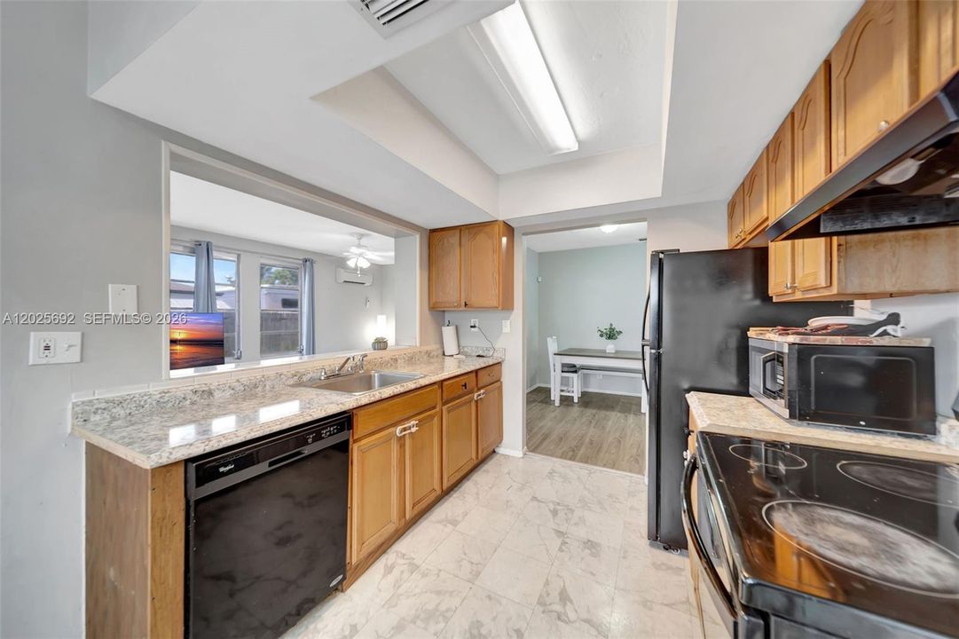 For Sale: $425,000 (2 beds, 2 baths, 1506 Square Feet)
