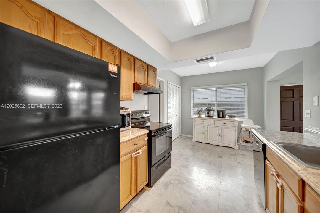 For Sale: $425,000 (2 beds, 2 baths, 1506 Square Feet)