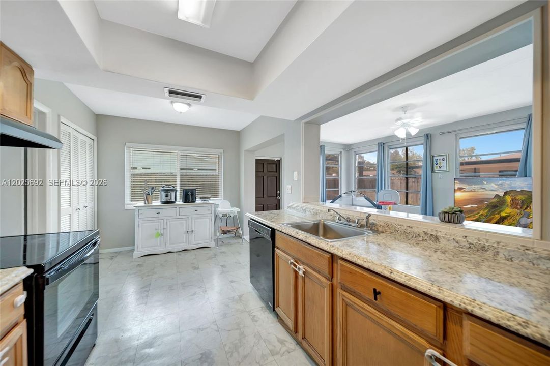 For Sale: $425,000 (2 beds, 2 baths, 1506 Square Feet)
