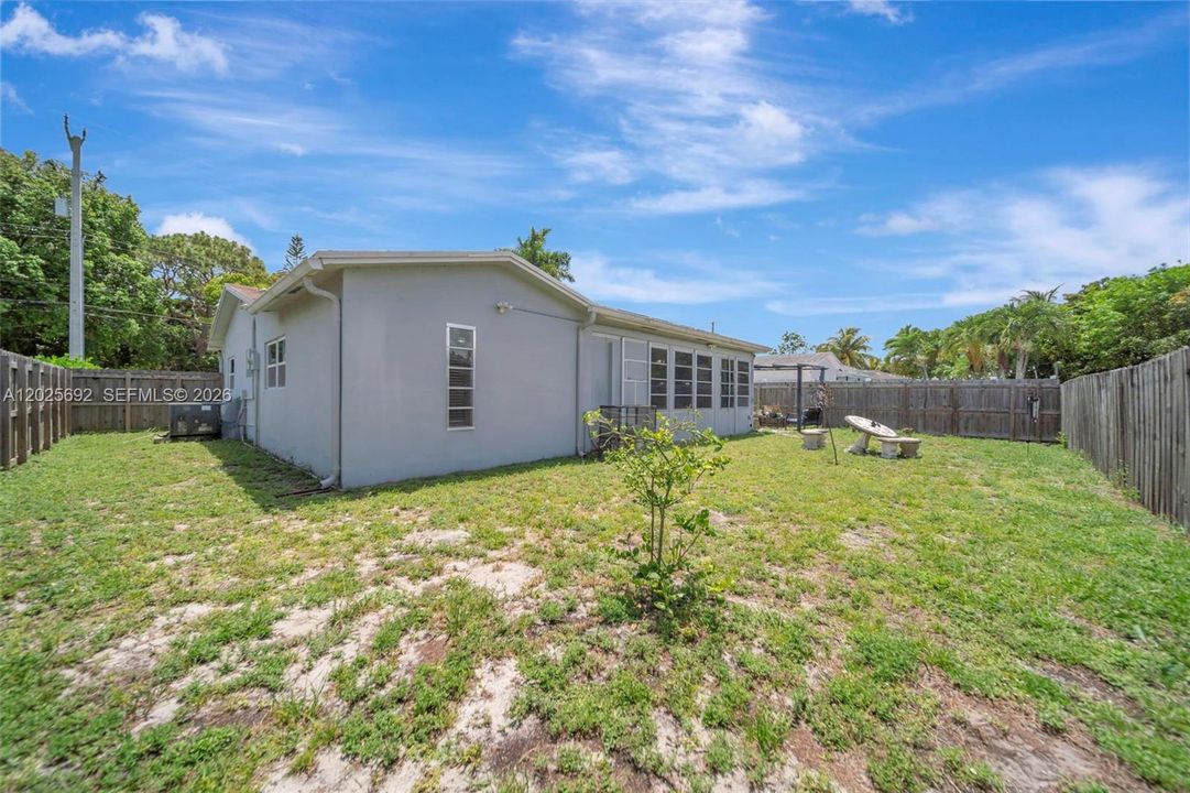 For Sale: $425,000 (2 beds, 2 baths, 1506 Square Feet)