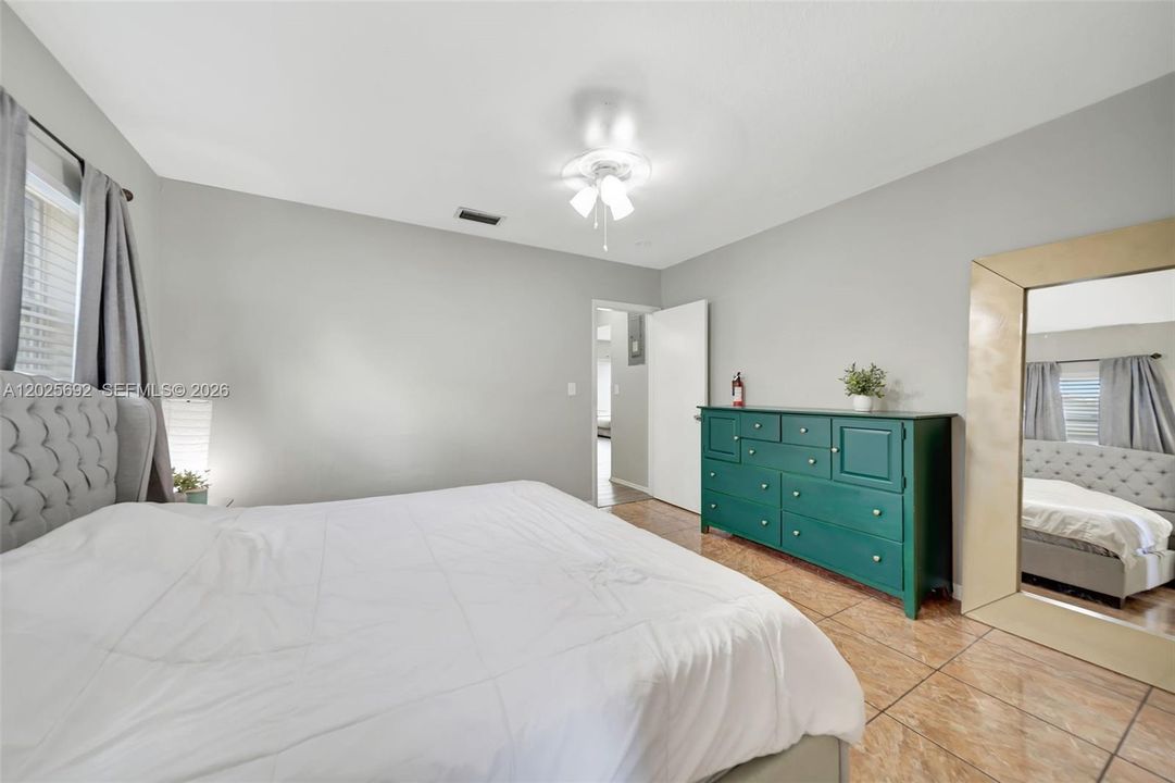 For Sale: $425,000 (2 beds, 2 baths, 1506 Square Feet)