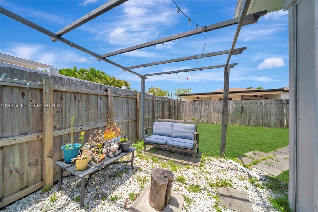 For Sale: $425,000 (2 beds, 2 baths, 1506 Square Feet)