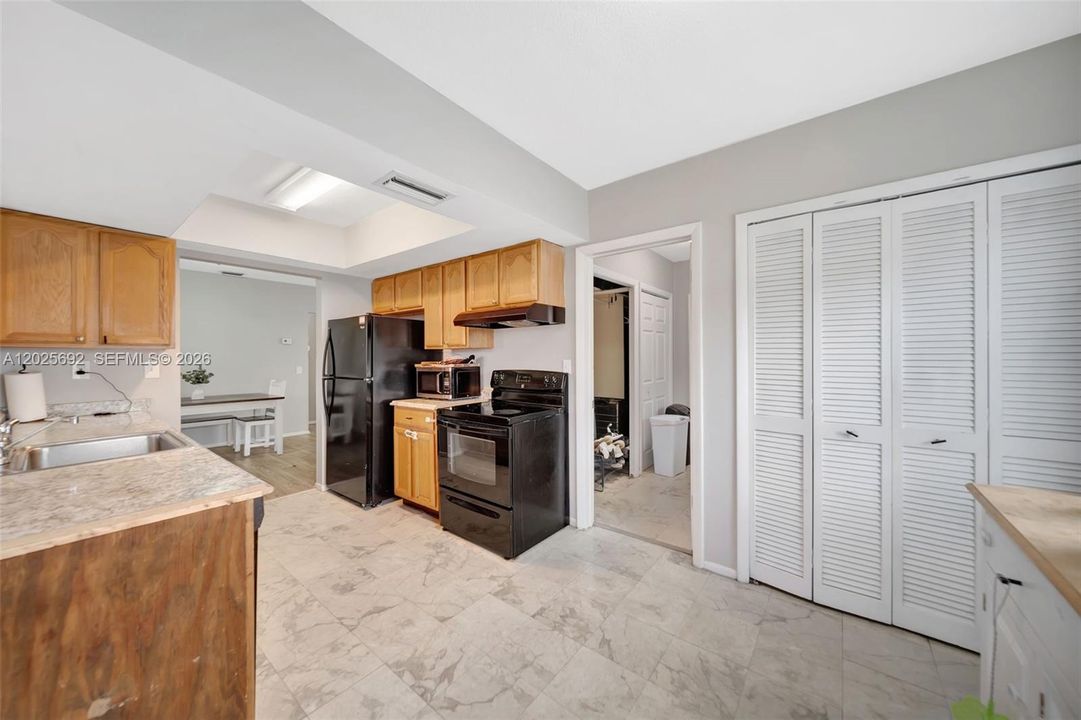 For Sale: $425,000 (2 beds, 2 baths, 1506 Square Feet)