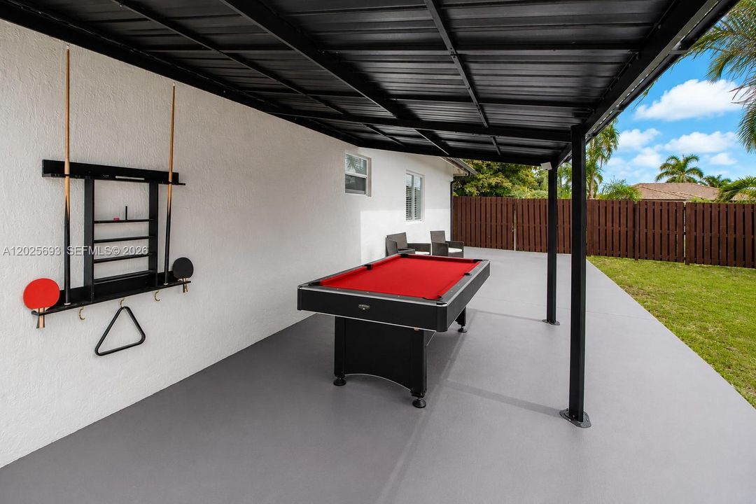 En Venta: $889,000 (4 camas, 3 baños, 1872 Pies cuadrados)
