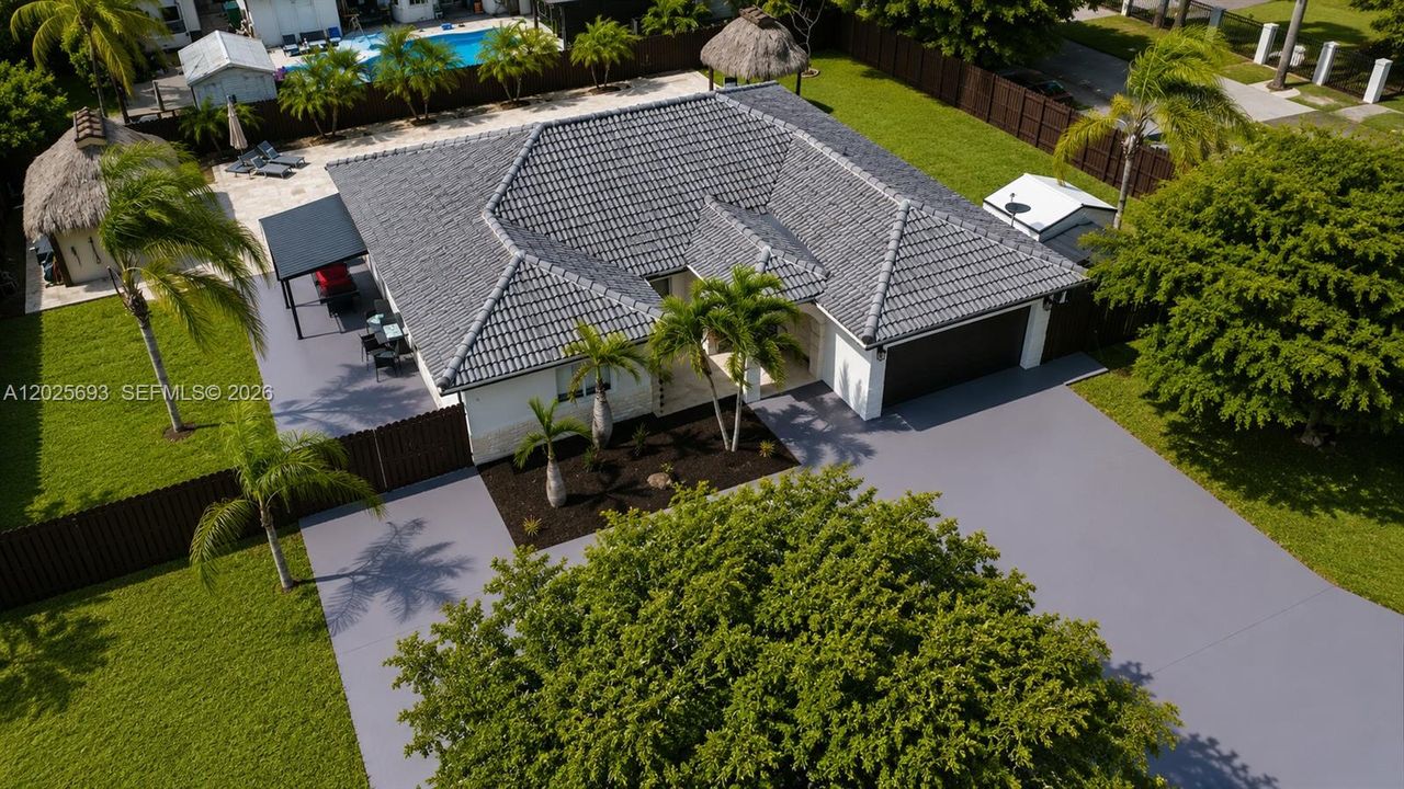 En Venta: $889,000 (4 camas, 3 baños, 1872 Pies cuadrados)
