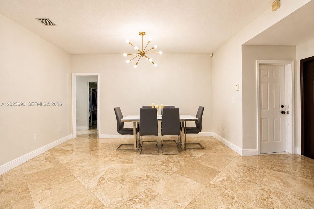 En Venta: $889,000 (4 camas, 3 baños, 1872 Pies cuadrados)