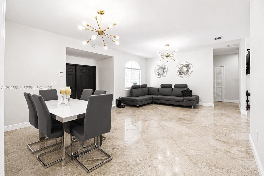 En Venta: $889,000 (4 camas, 3 baños, 1872 Pies cuadrados)