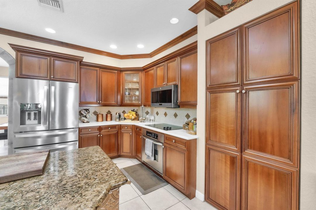 7540 Greenville Cir-48